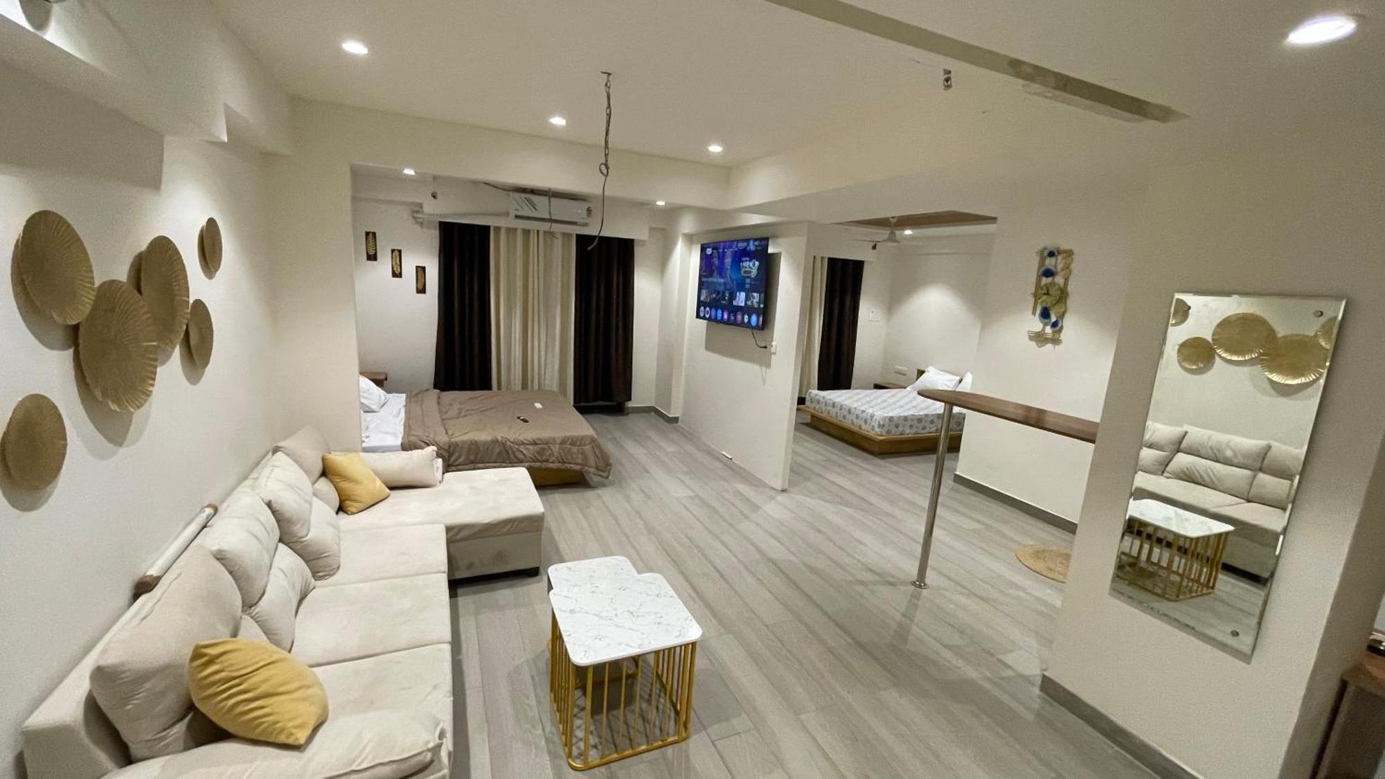 Hotel Galaxia *